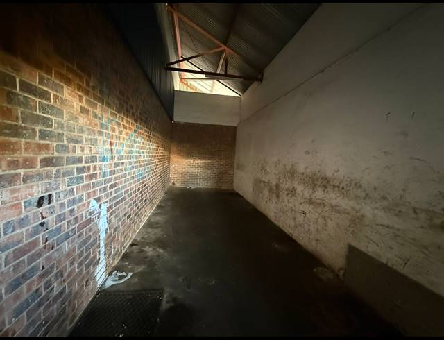 703M² WAREHOUSE TO LET IN CHLOORKOP